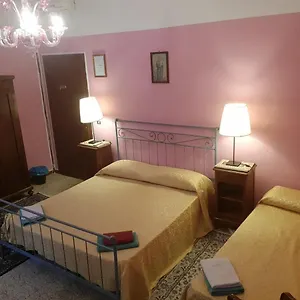 https://fiabe-venice.hotelinveneto.com